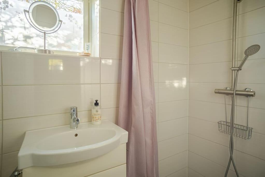 Outstanding Apartment Close To Gothenburg Kungalv Bagian luar foto
