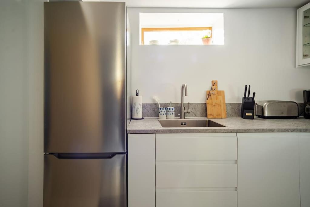 Outstanding Apartment Close To Gothenburg Kungalv Bagian luar foto